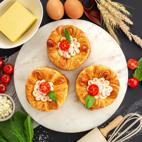 Дениш с томатом и шпинатом (110 г)