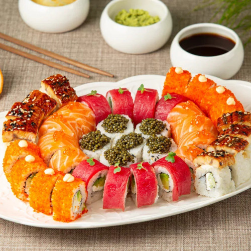 Сет из роллов с черной икрой (1,15 кг)