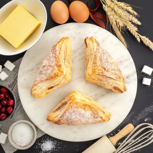 Турновер с вишней (80 г)